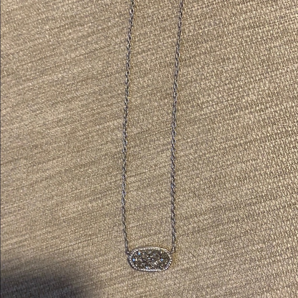 Kendra Scott necklace